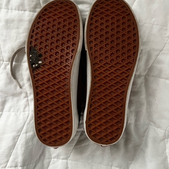 Vans - Picture 2 of 3